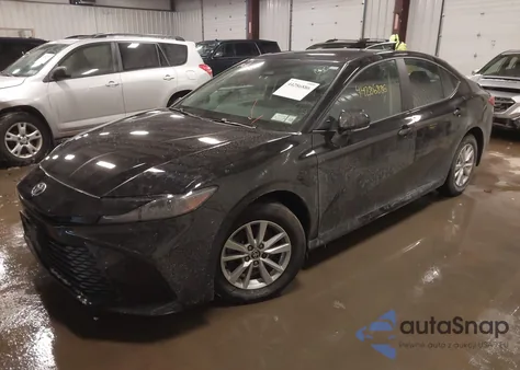 2025 Toyota Camry Le z USA, uszkodzony, nr VIN 4T1DAACK7SU537778